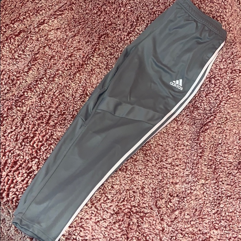 Gray Adidas pants ‼️